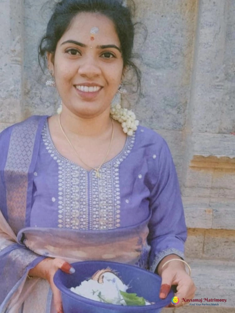 Hema Puspha Rajendran View 4 Profile Image - Navsamaj Matrimony