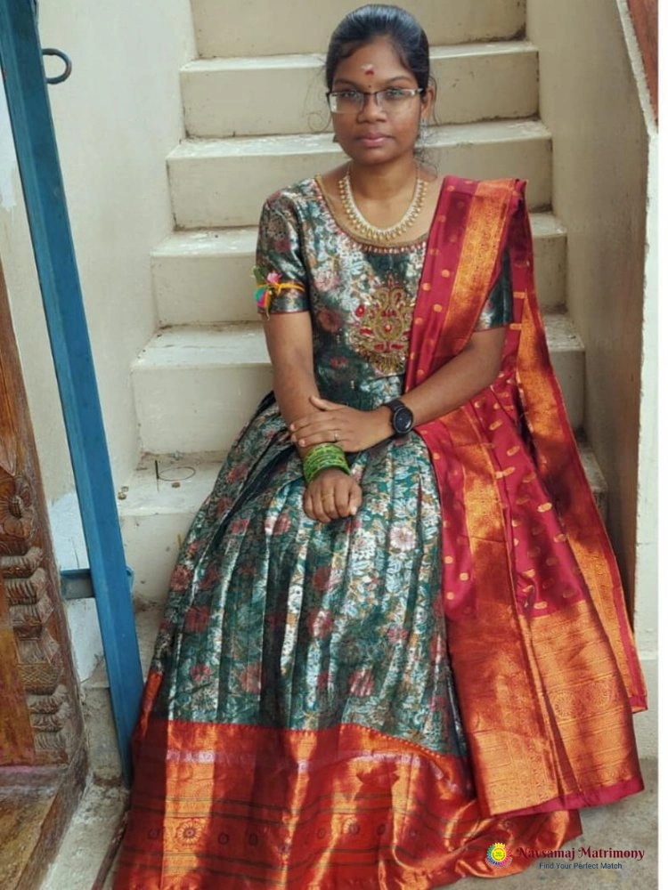 Syamaladevi U View 3 Profile Image - Navsamaj Matrimony