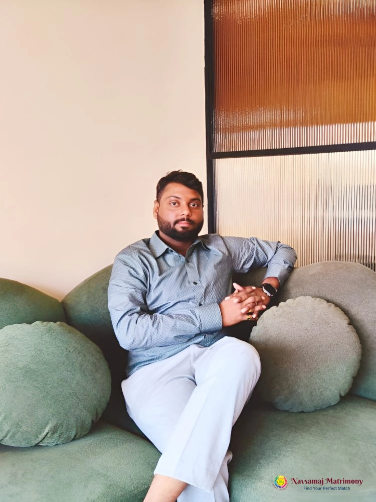 Dr. Jothy Arvind A V View 3 Profile Image - Navsamaj Matrimony