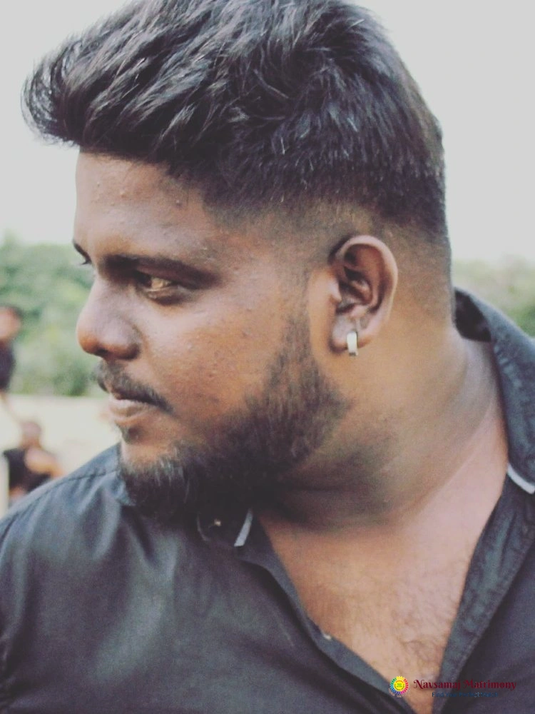 Karthikeyan Vairamuthu View 3 Profile Image - Navsamaj Matrimony